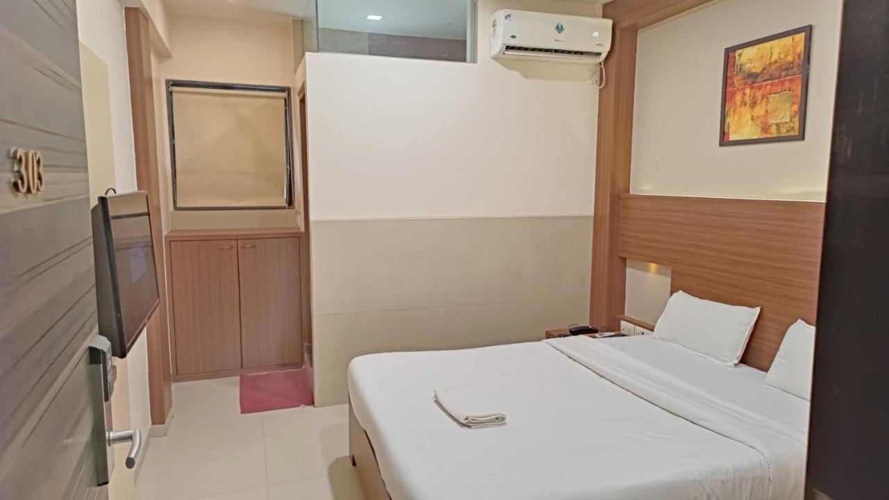 Hotel Alka Residency Тане Екстериор снимка