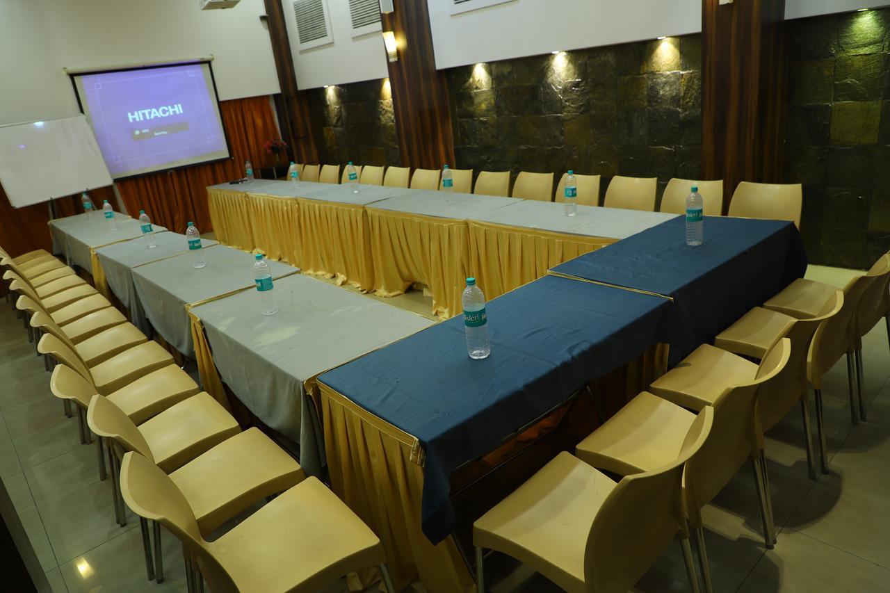 Hotel Alka Residency Тане Екстериор снимка